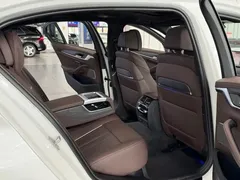 2021 BMW 5 Series 530Li Premium M Sport Package, белый — фото 10