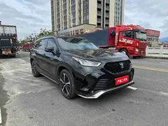 2023 Toyota Crown Kluger 2.5L HEV 4WD Premium, чёрный — фото 3