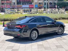 2019 Toyota Avalon Hybrid 2.5L XLE Premium, чёрный — фото 4