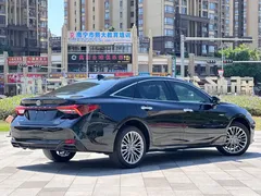 2019 Toyota Avalon Hybrid 2.5L XLE Premium, чёрный — фото 5