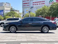 2019 Toyota Avalon Hybrid 2.5L XLE Premium, чёрный — фото 6