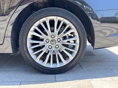 2019 Toyota Avalon Hybrid 2.5L XLE Premium, чёрный — фото 18