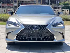 2021 Lexus ES 300h Hybrid Premium — фото 2