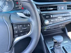 2021 Lexus ES 300h Hybrid Premium — фото 14