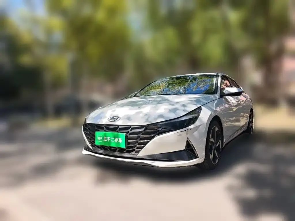 2021 Hyundai Elantra 1.5L CVT LUX Premium
