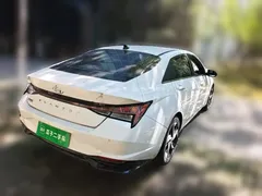2021 Hyundai Elantra 1.5L CVT LUX Premium, белый — фото 4