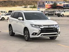 2021 Mitsubishi Outlander 2.0L 2WD 5, белый — фото 3