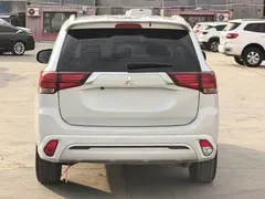 2021 Mitsubishi Outlander 2.0L 2WD 5, белый — фото 8