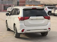 2021 Mitsubishi Outlander 2.0L 2WD 5, белый — фото 9