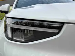 2023 Volvo XC40 Luxury, белый — фото 6