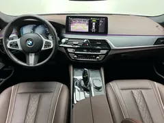 2022 BMW 5 Series 530Li M Sport Package, белый — фото 12