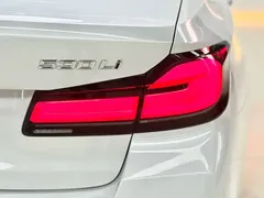 2022 BMW 5 Series 530Li M Sport Package, белый — фото 18