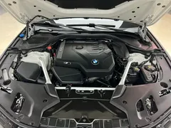 2022 BMW 5 Series 530Li M Sport Package, белый — фото 25