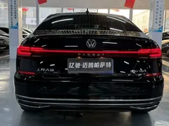 2022 Volkswagen Passat 330TSI Premium, чёрный — фото 5