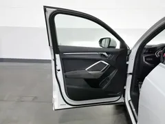 2022 Audi Q3 45 TFSI quattro Fashion Sport, белый — фото 8