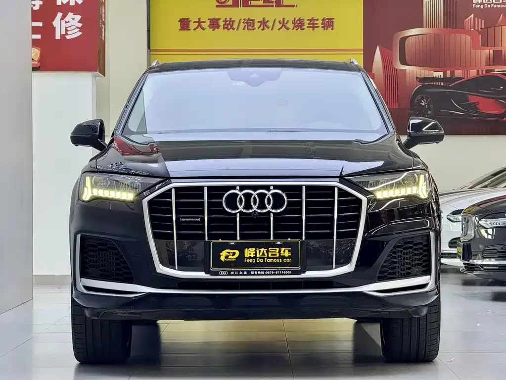 2021 Audi Q7 55 TFSI quattro S line Sport