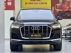 2021 Audi Q7 55 TFSI quattro S line Sport, чёрный — фото 1