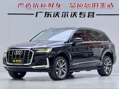 2021 Audi Q7 55 TFSI quattro S line Sport, чёрный — фото 2