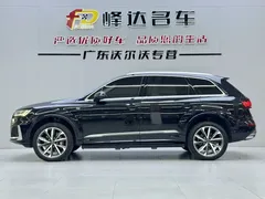 2021 Audi Q7 55 TFSI quattro S line Sport, чёрный — фото 10