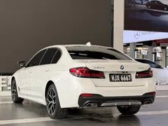 2021 BMW 5 Series 530Li Premium M Sport Package, белый — фото 7