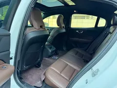 2022 Volvo S60 B4 Luxury, белый — фото 4