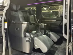 2021 Toyota Alphard Hybrid 2.5L Premium, чёрный — фото 11