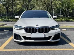 2021 BMW 5 Series 530Li Premium Luxury Package, белый — фото 2