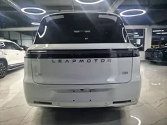 2026 Leapmotor D19 EREV 500 Premium 6-seat, белый — фото 5
