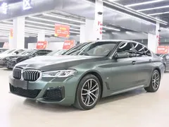 2022 BMW 5 Series 525i M Sport Package, зелёный — фото 1
