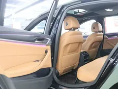 2022 BMW 5 Series 525i M Sport Package, зелёный — фото 16