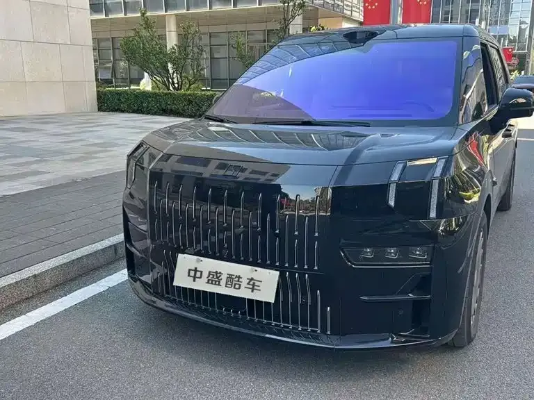 2024 Zeekr 009 6-Seat Executive 4WD 108kWh