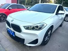 2023 BMW X2 M Off-road Package, белый — фото 1