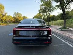 2025 Hongqi H5 PHEV 170, чёрный — фото 11