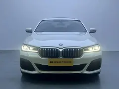 2022 BMW 5 Series 525Li M Sport Package, белый — фото 2
