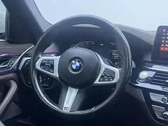 2022 BMW 5 Series 525Li M Sport Package, белый — фото 8