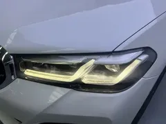 2022 BMW 5 Series 525Li M Sport Package, белый — фото 13