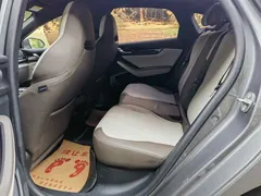 2025 BYD Qin PLUS DM-i PHEV Smart Driving 55km Leading, белый — фото 5