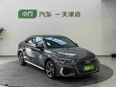 2022 Audi A3L Limousine 35 TFSI Luxury Sport — фото 3