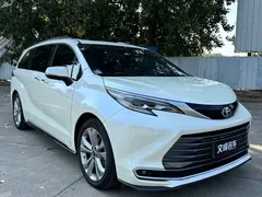 2023 Toyota Sienna 2.5L Hybrid Premium, белый — фото 1