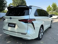 2023 Toyota Sienna 2.5L Hybrid Premium, белый — фото 10