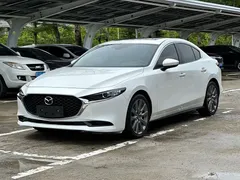 2021 Mazda 3 2.0L AT, белый — фото 2
