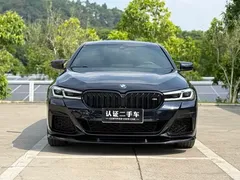 2022 BMW 5 Series 530Li Leading M Sport Package, чёрный — фото 2