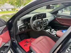 2022 BMW 5 Series 530Li Leading M Sport Package, чёрный — фото 4