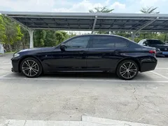 2022 BMW 5 Series 530Li Leading M Sport Package, чёрный — фото 10
