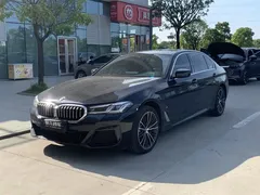 2023 BMW 5 Series 530Li Leading M Sport Package, чёрный — фото 1
