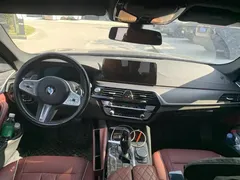 2023 BMW 5 Series 530Li Leading M Sport Package, чёрный — фото 6