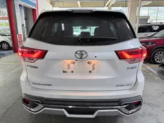 2021 Toyota Highlander 2.0T 4WD Premium 7, белый — фото 18