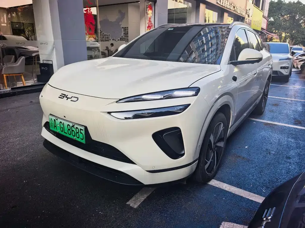2025 BYD Sealion 06 DM-i PHEV 205 Plus