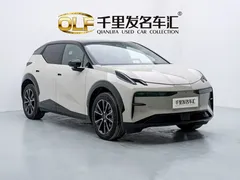 2025 Zeekr X 5 seats Long Range, белый — фото 3
