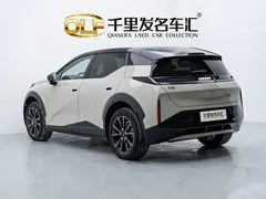 2025 Zeekr X 5 seats Long Range, белый — фото 4